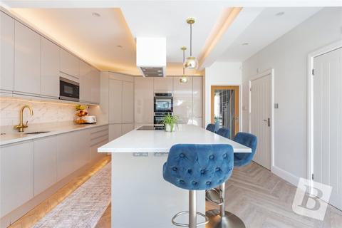 29 Stanley Avenue, Romford, RM2 5DL