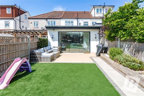 29 Stanley Avenue, Romford, RM2 5DL