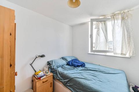 3 bedroom flat for sale, Parkham Street, Battersea, SW11