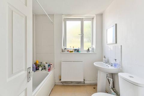 3 bedroom flat for sale, Parkham Street, Battersea, SW11