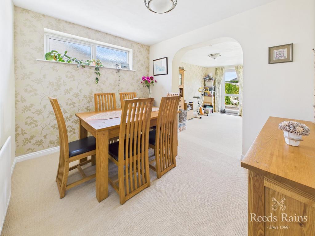Bedroom/Dining Room