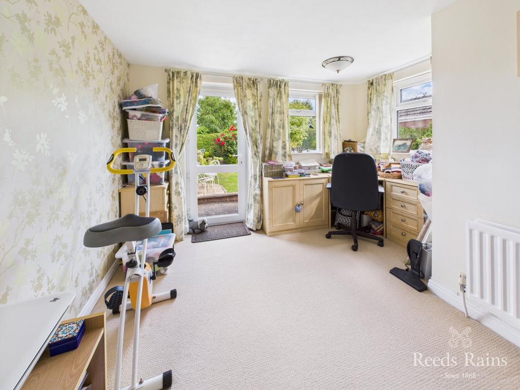 Bedroom/Dining Room