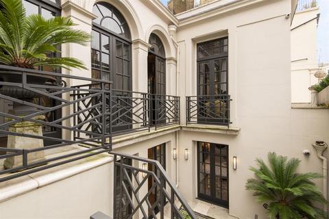 undefined, Redcliffe Square, Chelsea, SW10