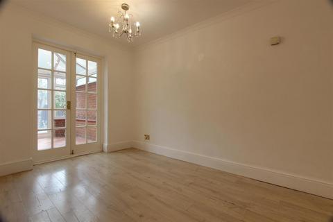 undefined, Morefields, Tring