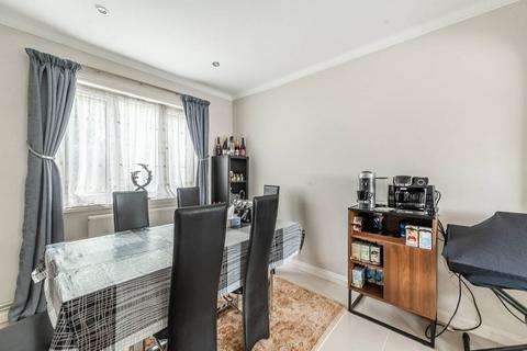 108 Fairmead Crescent, Edgware, HA8 8YP