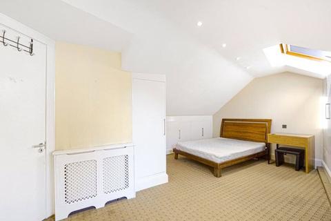 3 bedroom house to rent, Eliot Mews, London NW8