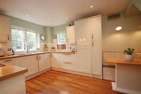12 High Trees, Fittleworth, Pulborough, RH20 1HH