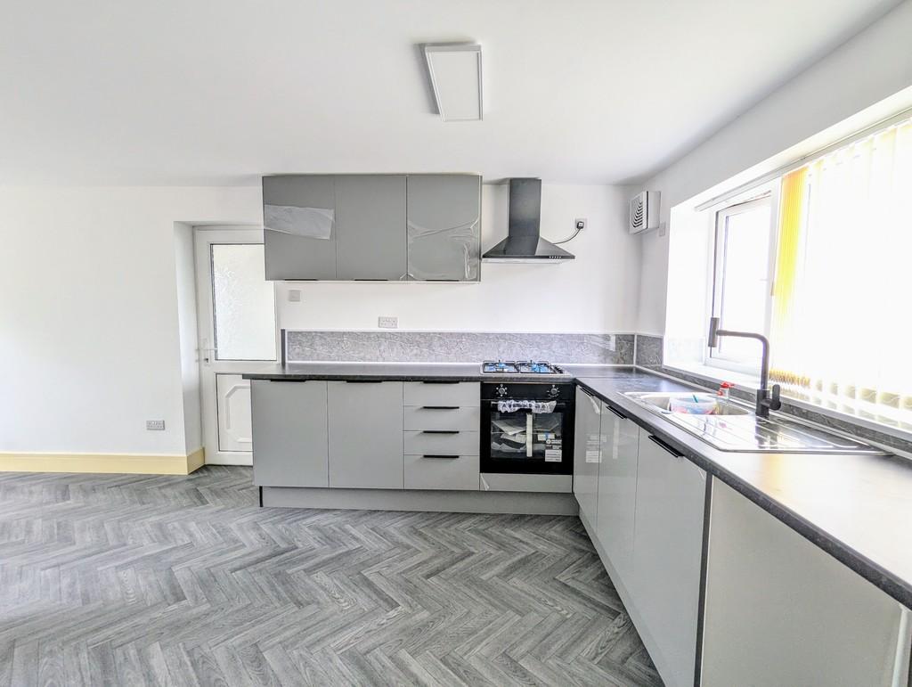 Rotherhamforsalekitchen2