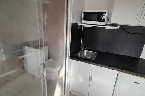 1 bedroom flat to rent, Stanwell Road, Feltham TW14