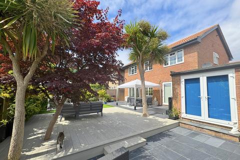 4 bedroom detached house for sale, Clarendon Park, Lymington SO41