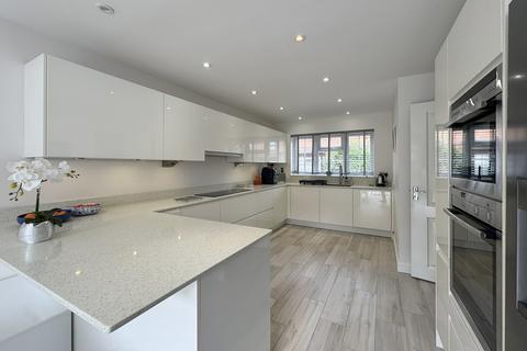 4 bedroom detached house for sale, Clarendon Park, Lymington SO41