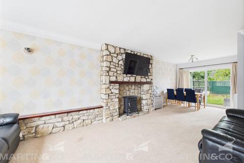 9 Manor Close, Norton, Doncaster, DN6 9DJ