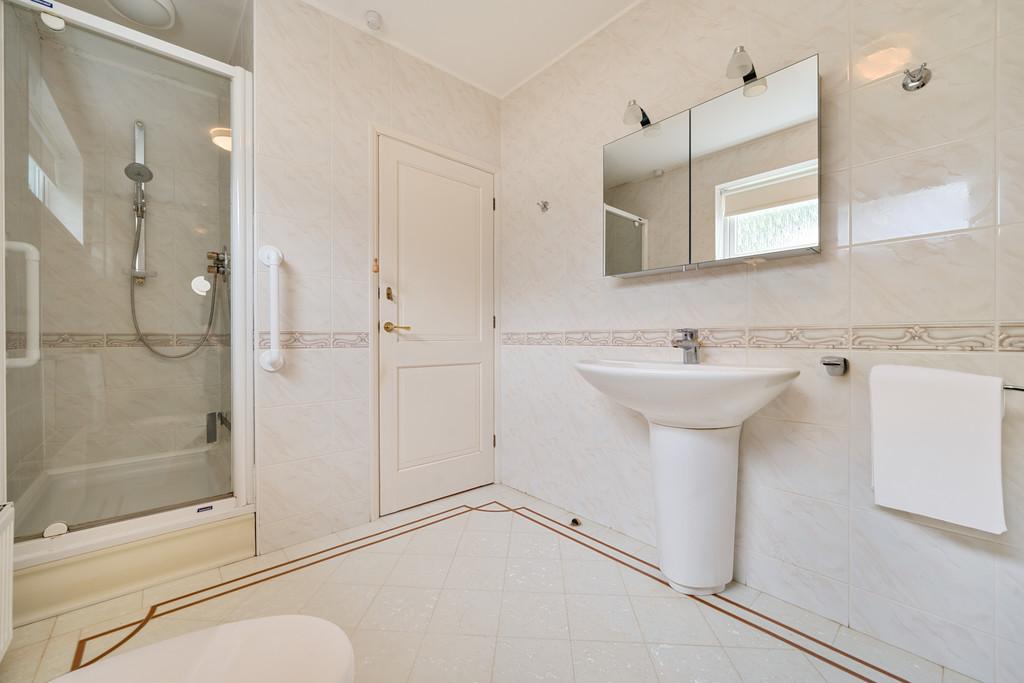 En Suite Bathroom