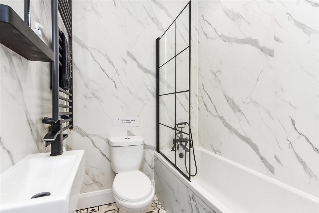 Bathromo