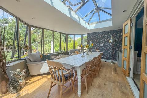24 Hillcrest Road, Hockley, SS5 4QB