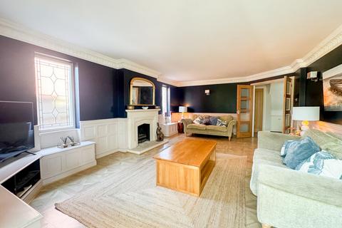 24 Hillcrest Road, Hockley, SS5 4QB