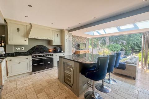 24 Hillcrest Road, Hockley, SS5 4QB