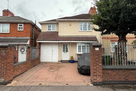 4 bedroom semi-detached house for sale, Waddens Brook Lane, Wednesfield