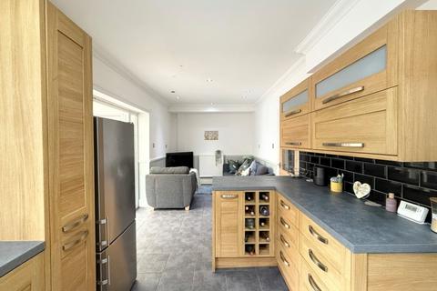 4 bedroom semi-detached house for sale, Waddens Brook Lane, Wednesfield