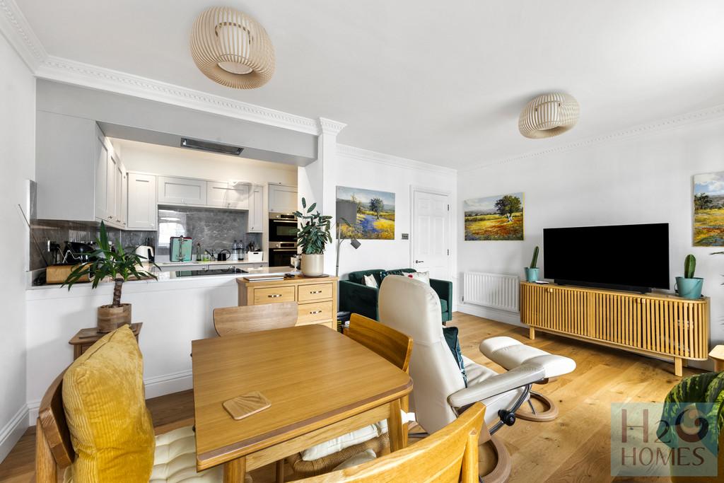 Wellington Court, Flat 28-017