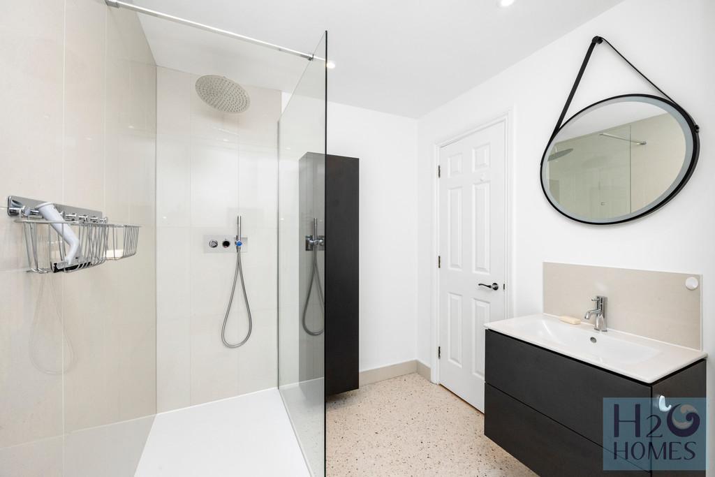 Wellington Court, Flat 28-007