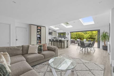 22 Beechwood Close, Amersham, HP6 6QU