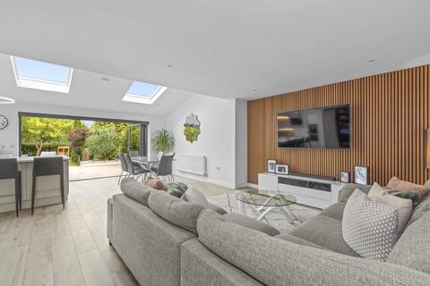 22 Beechwood Close, Amersham, HP6 6QU