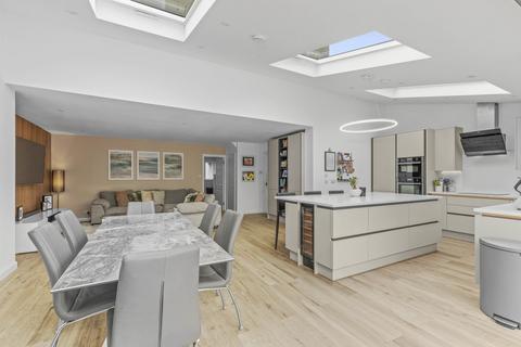 22 Beechwood Close, Amersham, HP6 6QU