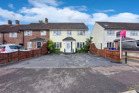 50 Cornwell Crescent, Stanford-le-hope, SS17 7DL