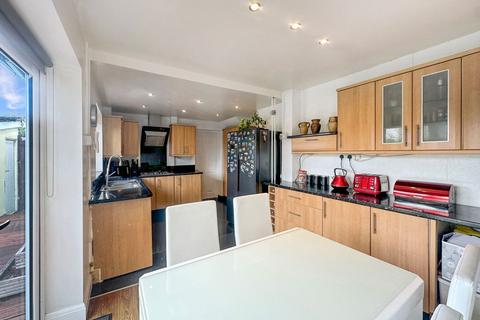 50 Cornwell Crescent, Stanford-le-hope, SS17 7DL