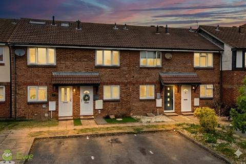 2 bedroom terraced house for sale, Odette Gardens, Tadley RG26