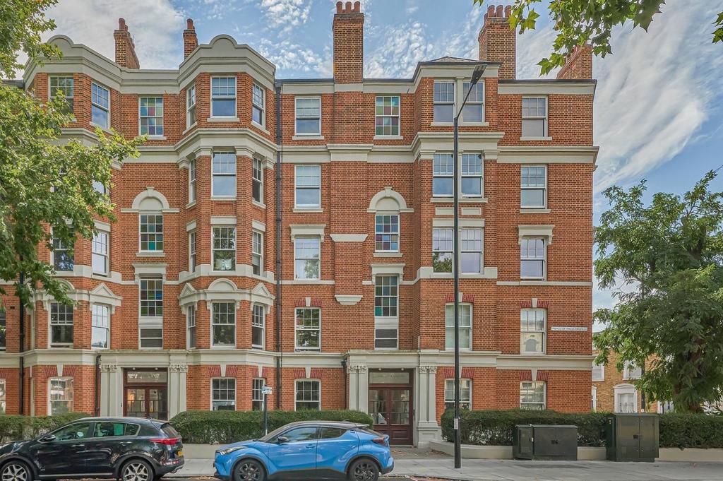 Apartment in London - View 3