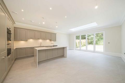 4 bedroom house for sale, Old Avenue, Weybridge KT13