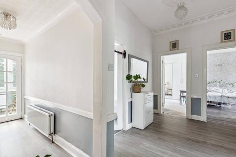 32a Myrtle Park, Glasgow, G42 8UQ