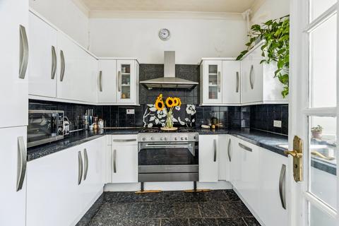 32a Myrtle Park, Glasgow, G42 8UQ