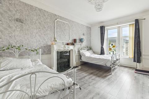 32a Myrtle Park, Glasgow, G42 8UQ