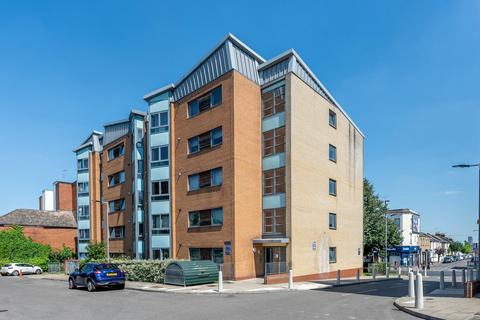 2 bedroom flat for sale, Lewis Gardens, London, N16