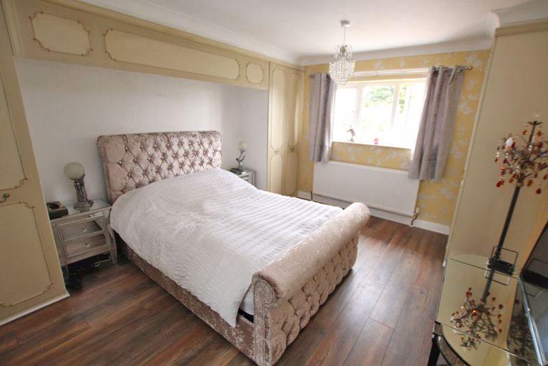 Bed 1 photo 1