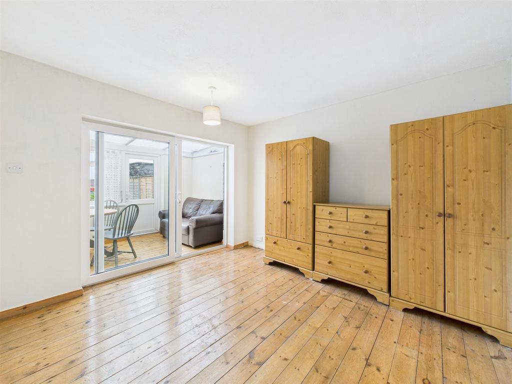 Bedroom: