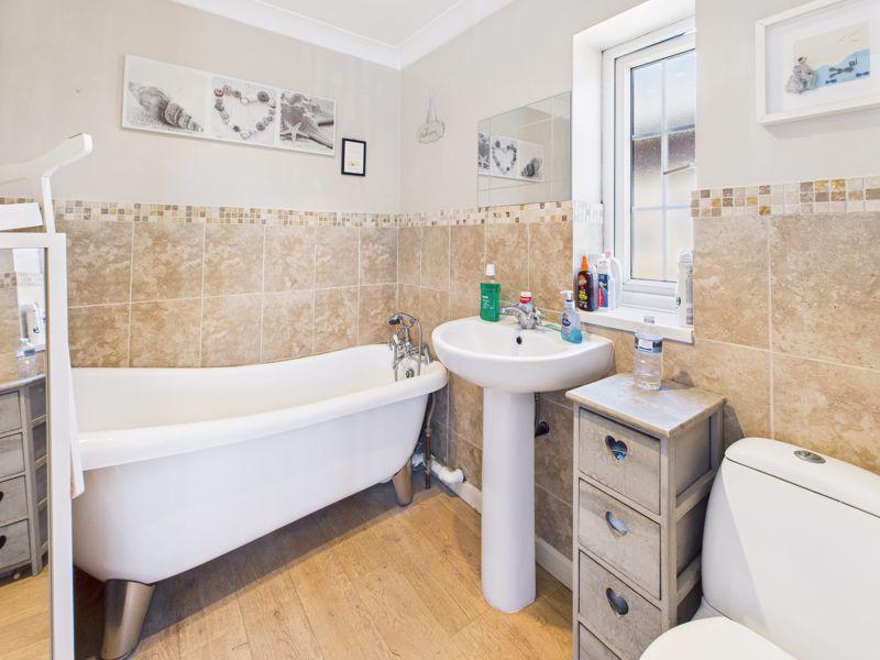 Main En-Suite