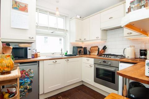 3 bedroom apartment for sale, HAMPTON COURT