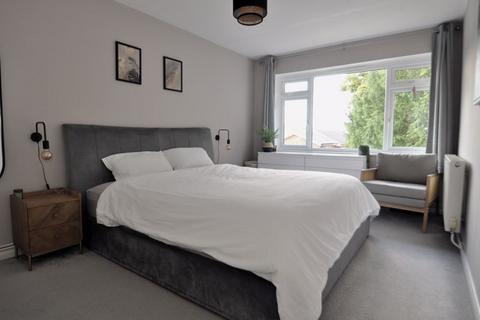 5 Rodney Close, New Malden, KT3 5AA