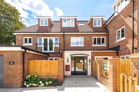 12 Mole Place, West Molesey, KT8 2AG