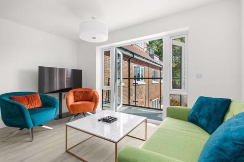 12 Mole Place, West Molesey, KT8 2AG