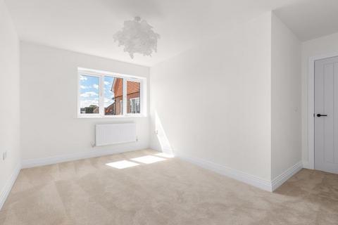 12 Mole Place, West Molesey, KT8 2AG