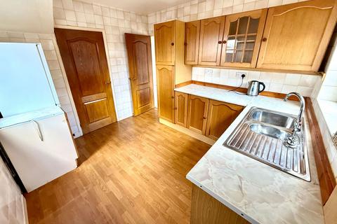 3 bedroom semi-detached house for sale, Warner Road, Barnsley, S75 2HL