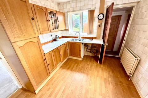 3 bedroom semi-detached house for sale, Warner Road, Barnsley, S75 2HL