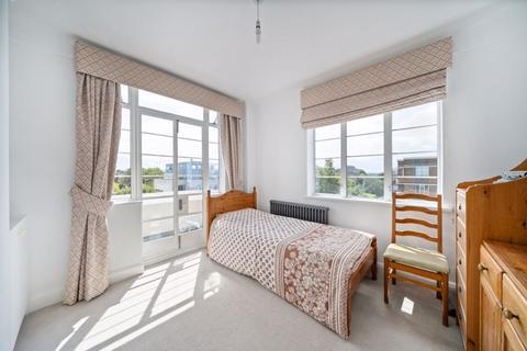 3 bedroom apartment for sale, Du Cane Court Balham High Road Balham SW17 7JL