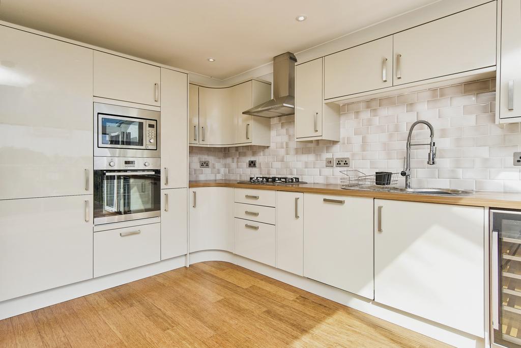4 Kitchen Alt