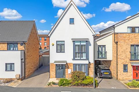 undefined, Meadow Drive, South Ockendon RM15